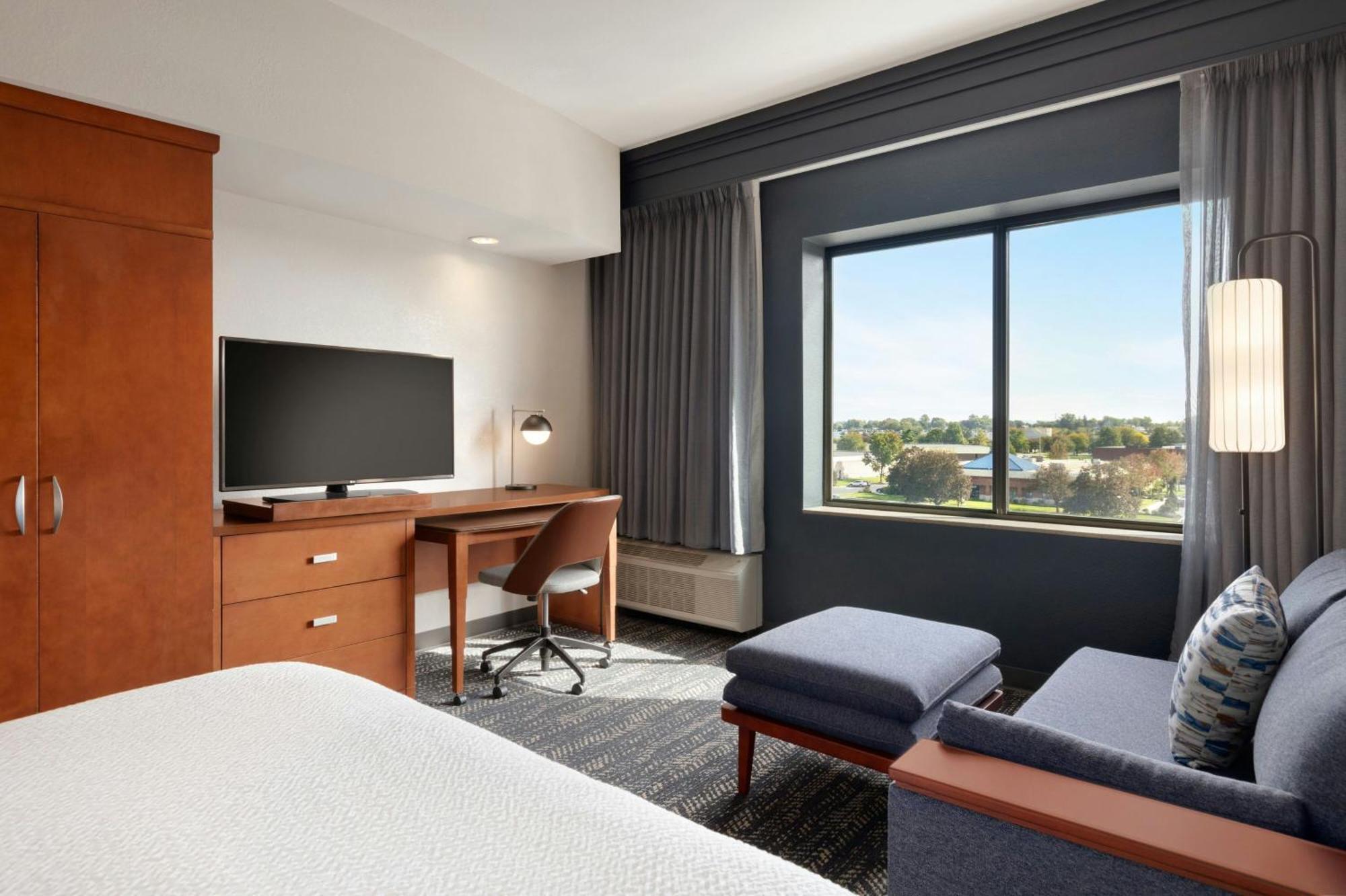 Готель Courtyard Lancaster Fertility Екстер'єр фото