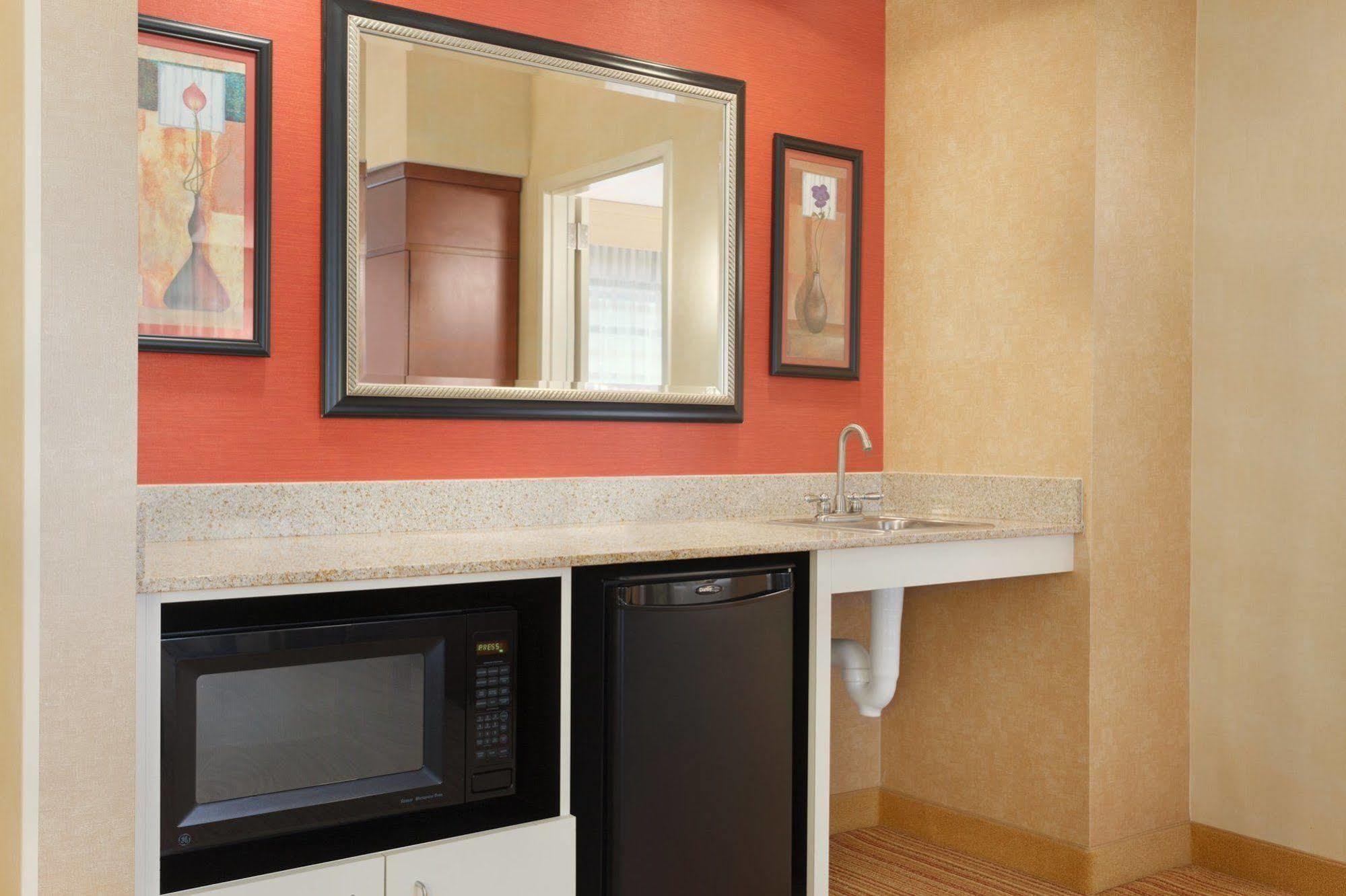 Готель Courtyard Lancaster Fertility Екстер'єр фото